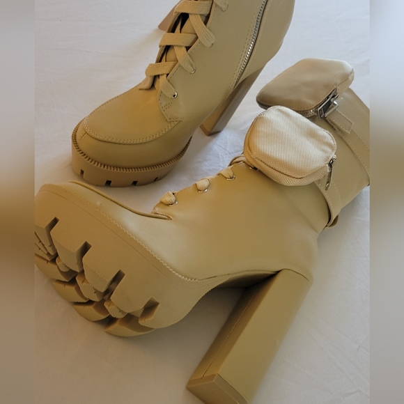 Boots - Picture 6 of 6